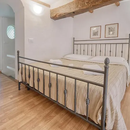 Campo De Fiori Palace *